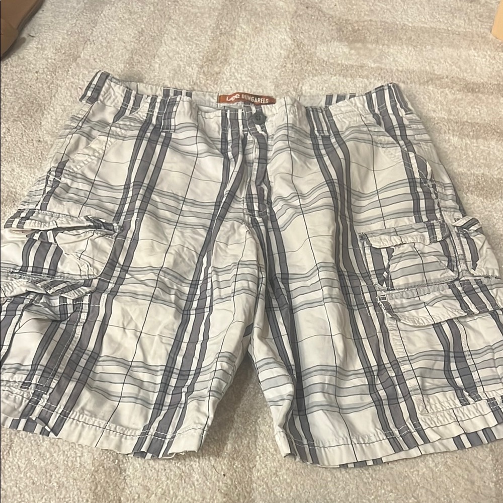 Lee Dungarees HardWhite & Blue Cargo Shorts Cotton 36 Front & Back Belt loops